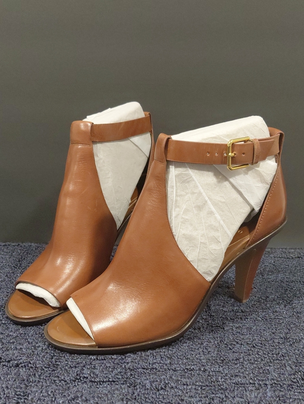 NWOT Vince Camuto Tan Leather Peep-Toe Cutout Booties-Size 11 - Picture 5 of 5